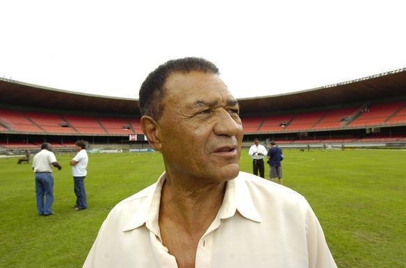 Com passagens por Vila Nova-GO e Corinthians, o mineiro Neco ganhou projeo na lateral esquerda celeste em 1966. Depois do fim da carreira, ele atuou no ramo imobilirio e de sorvetes. Hoje, Neco mora em Rio Acima e no tem emprego fixo. 