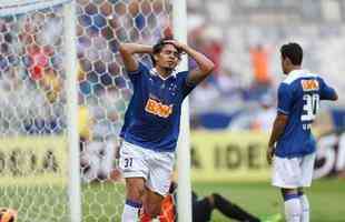 Imagens do jogo entre Cruzeiro e Santos, no Mineiro, pela 13 rodada da Srie A