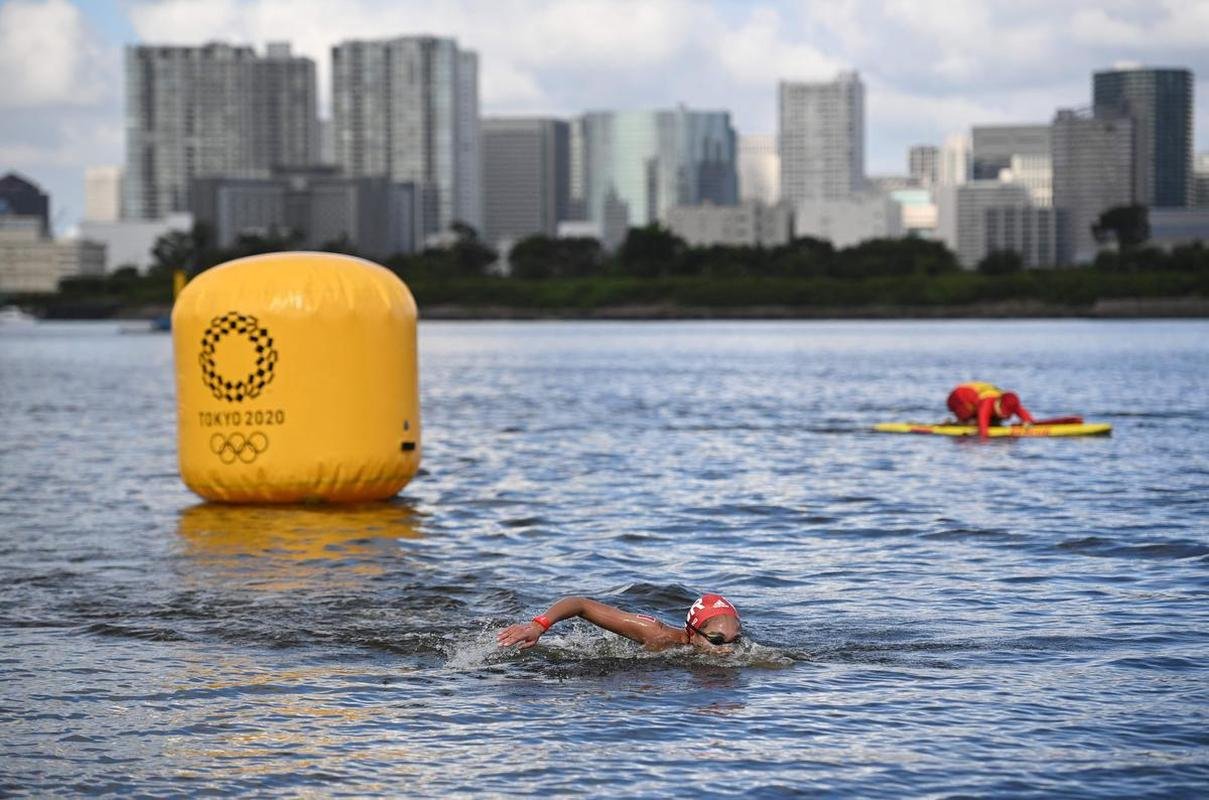 Ana Marcela Cunha fatura o ouro na prova de 10km da maratona aqutica em Tquio