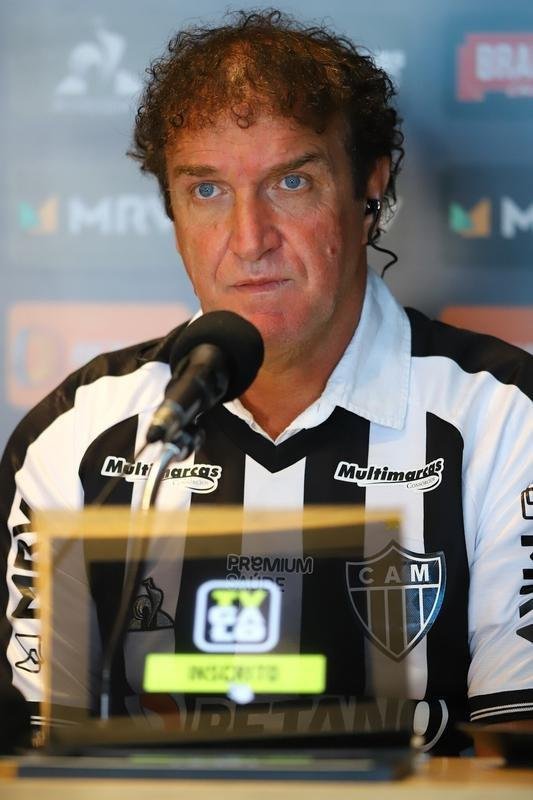 Aps comandar seu primeiro treino, Cuca foi apresentado na Arena MRV, futura casa do Atltico. O treinador de 57 anos conheceu o andamento das obras e respondeu perguntas de jornalistas no local.