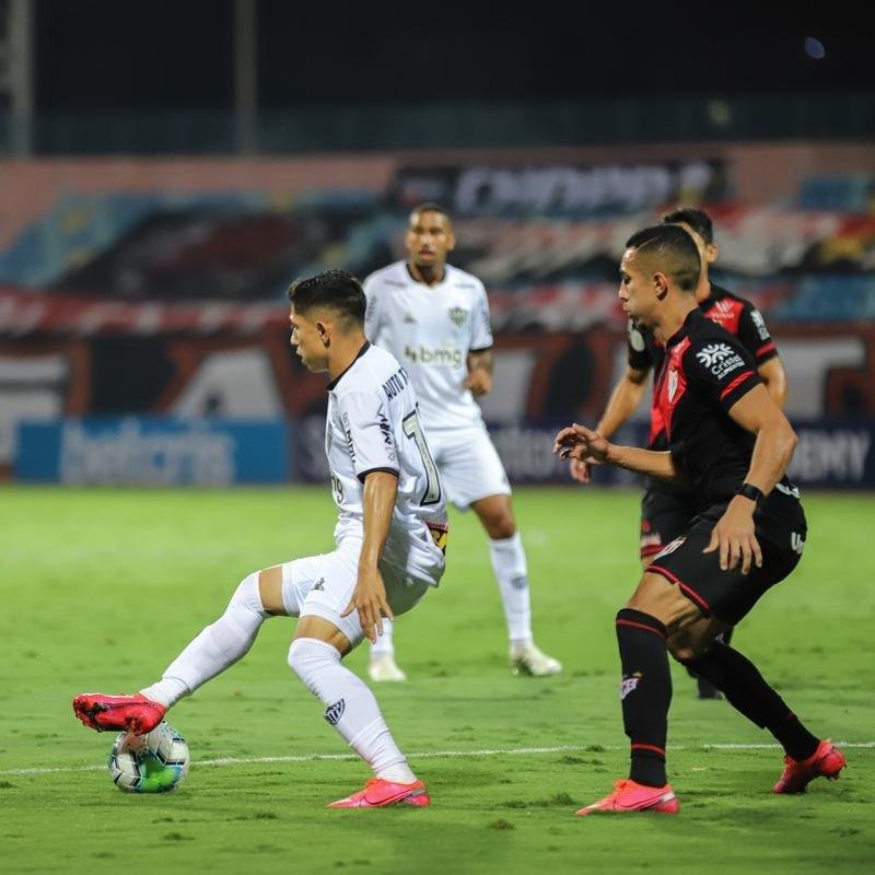 Atltico venceu Atltico-GO por 4 a 3, com gols de Keno (3) e Nathan. Time assumiu liderana do Brasileiro, com 21 pontos