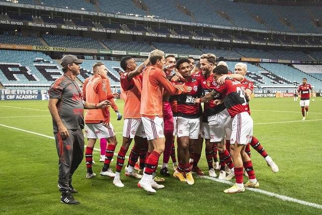 Vitinho chegou a abrir 2 a 0 para o Flamengo na Arena do Grmio