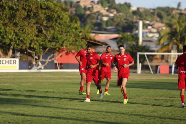 Elenco alvirrubro se reapresentou nesta terça-feira para iniciar os trabalhos visando a temporada 2020, na qual o clube participará do Pernambucano, do Nordestão, da Copa do Brasil e da Série B.