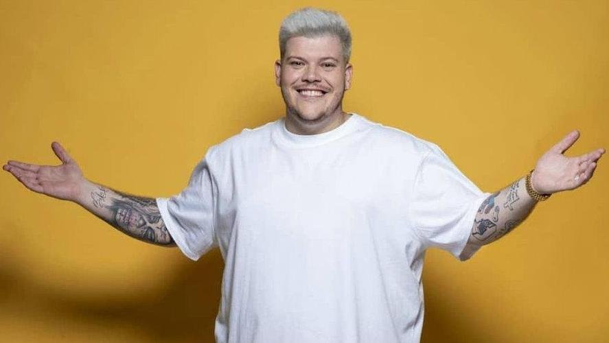 Ferrugem ficou nas primeiras posições do Spotify no Brasil em 2020. O pagodeiro é torcedor do Fluminense.