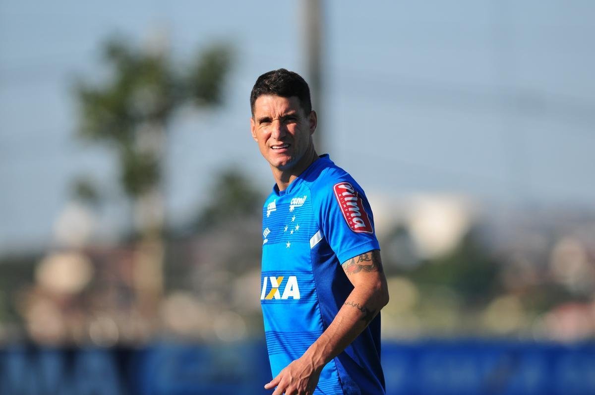 Imagens do treino do Cruzeiro desta quinta-feira, na Toca da Raposa II (Alexandre Guzanshe/EM D.A Press)