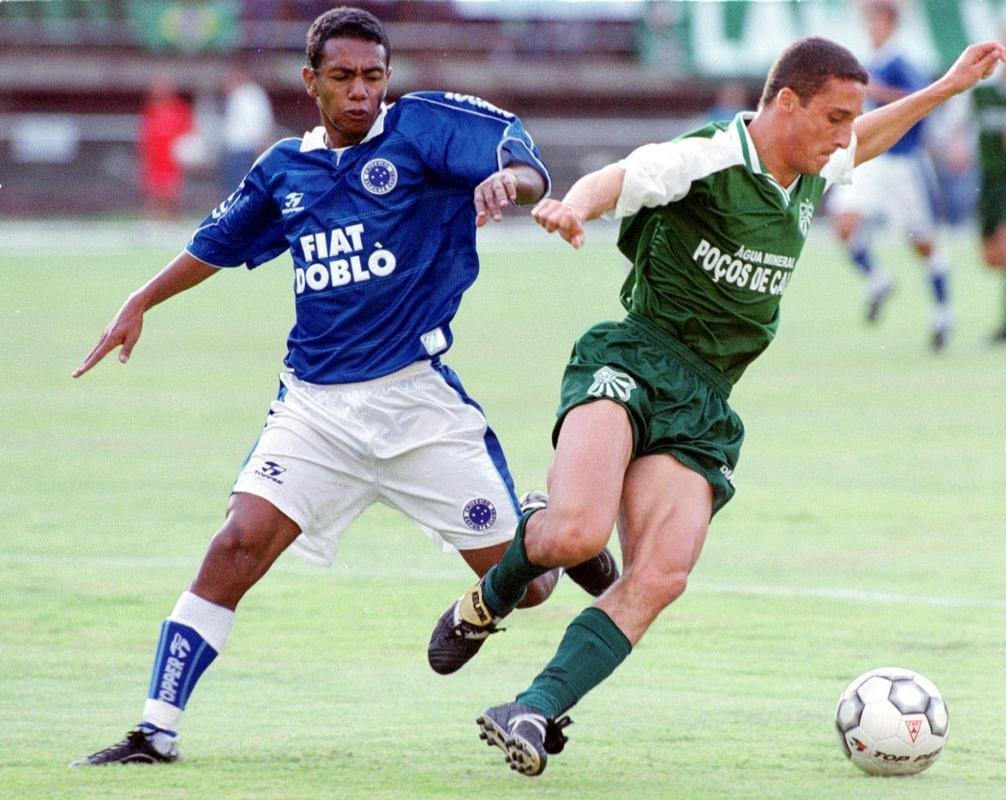 Revelado pelo Cruzeiro, o volante Augusto Recife atuou profissionalmente pelo clube entre 2001 e 2006. No perodo, foi multicampeo: Campeonato Mineiro (2003, 2004, 2006), Campeonato Brasileiro (2003), Copa do Brasil (2003), Supercampeonato Mineiro (2002) e Copa Sul-Minas (2002).