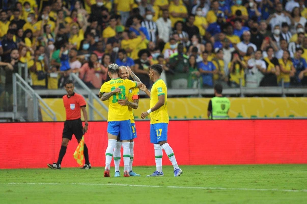 Brasil goleou o Paraguai por 4 a 0 no Mineiro, em BH, pelas Eliminatrias da Copa do Mundo, com gols de Raphinha, Philippe Coutinho, Antony e Rodrygo