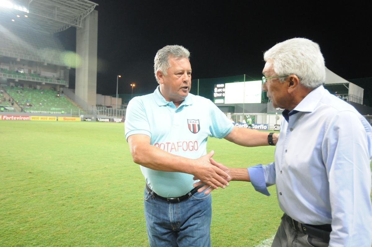 Fotos do primeiro tempo da partida entre Amrica e Botafogo-SP, no Independncia