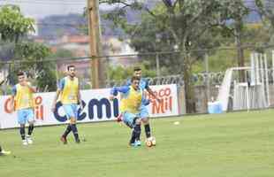 Cruzeiro treina com bola da Copa Libertadores (Juarez Rodrigues/EM D.A Press)