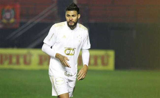 Lo Santos foi titular pelo segundo jogo seguido no Cruzeiro