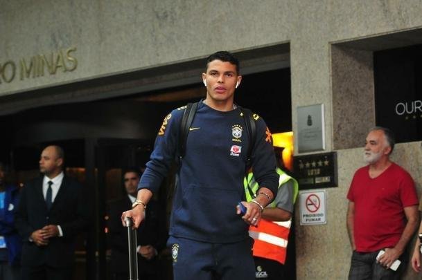 Seleo Brasileira deixou hotel Ouro Minas na noite desta quarta-feira e se despediu de Belo Horizonte, onde venceu a Argentina por 2 a 0 na semifinal da Copa Amrica. Reta final de treinos ser na Granja Comary, em Terespolis. Deciso est marcado para domingo, s 17h, no Maracan
