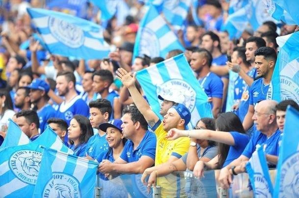 Fotos da torcida cruzeirense no clssico contra o Atltico, neste domingo, no Mineiro, pela 25 rodada da Srie A