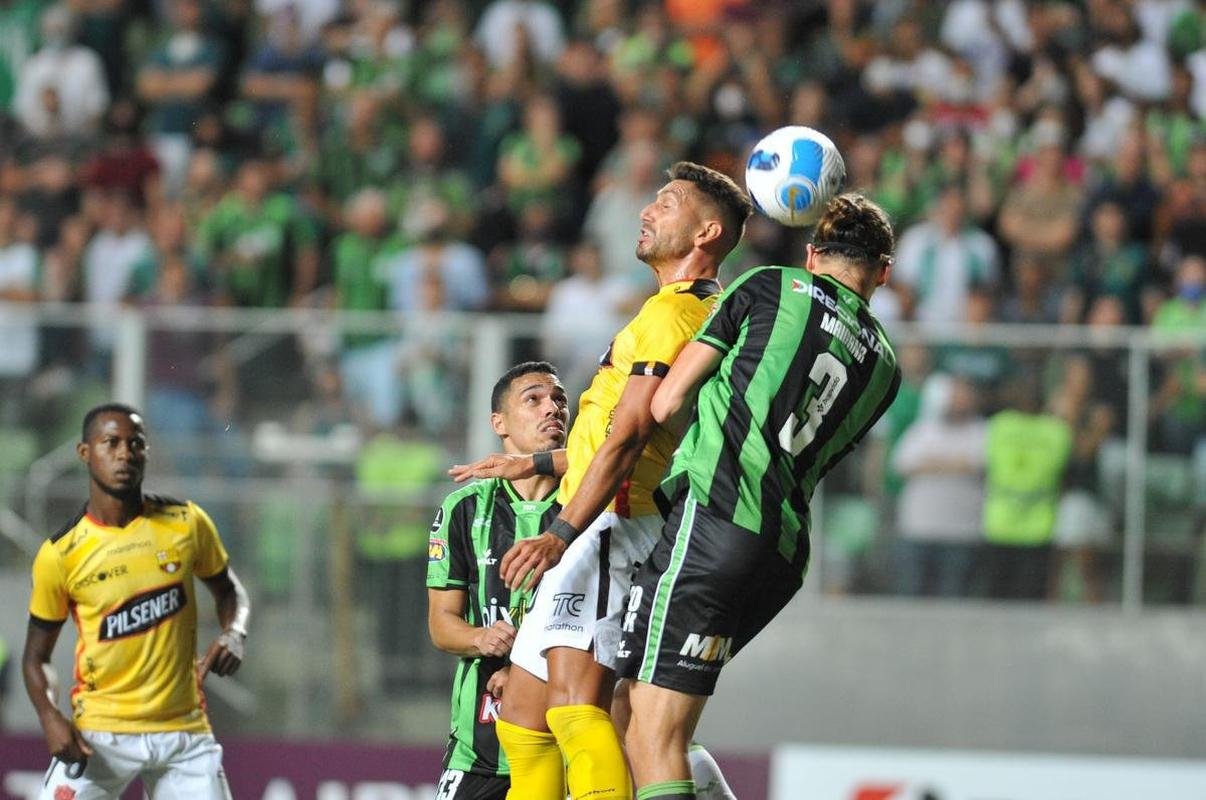 Fotos do empate por 0 a 0 entre Amrica e Barcelona de Guayaquil, no Independncia, em BH, pela terceira fase da Copa Libertadores