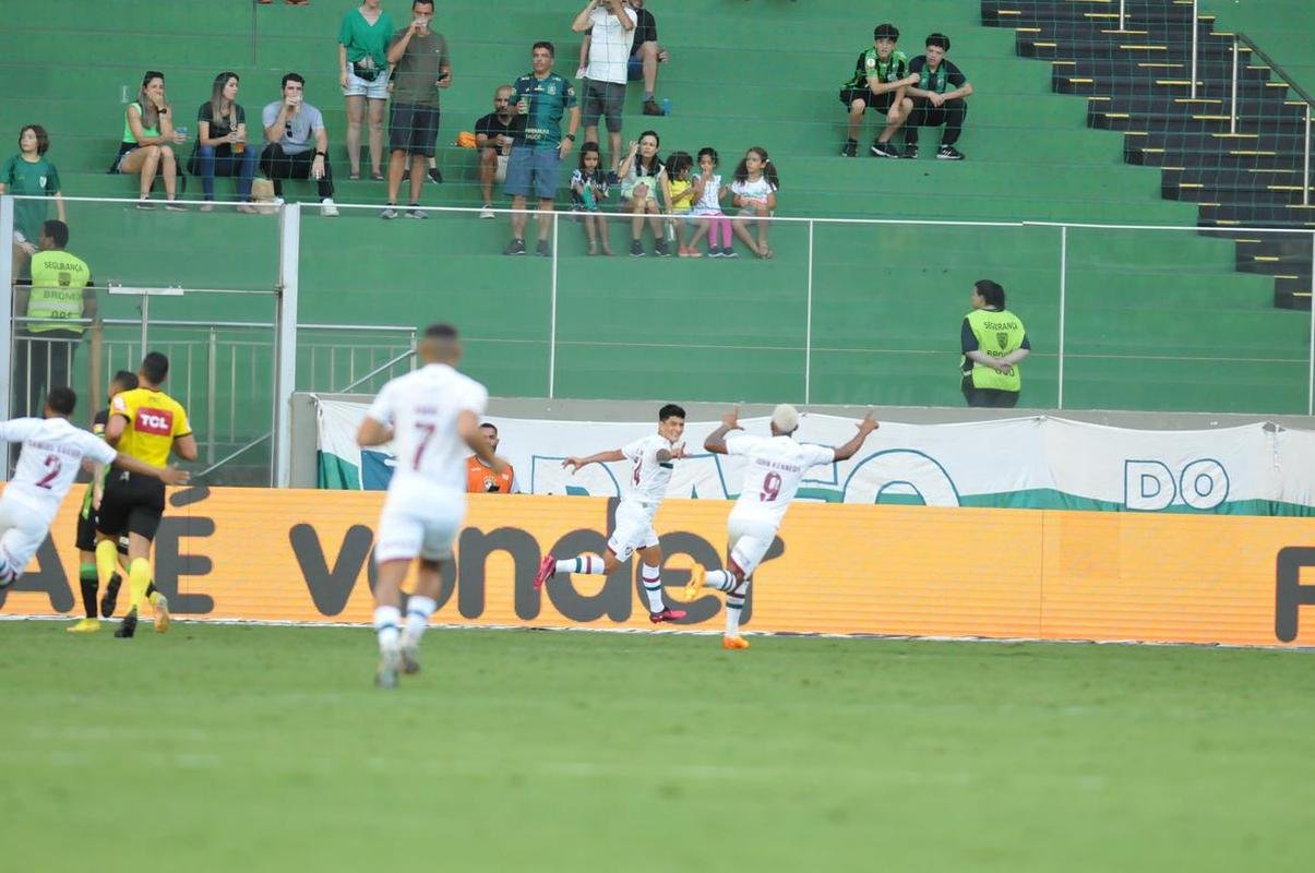 Amrica foi derrotado por 3 a 0 pelo Fluminense neste sbado (15/4), no Independncia, pela 1 rodada do Campeonato Brasileiro
