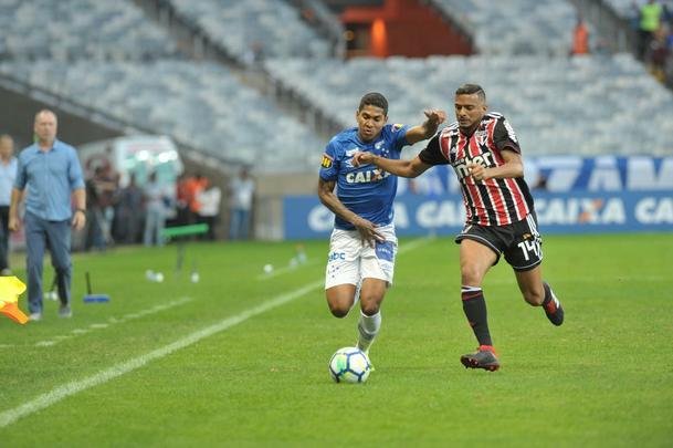 Fotos do jogo entre Cruzeiro e So Paulo