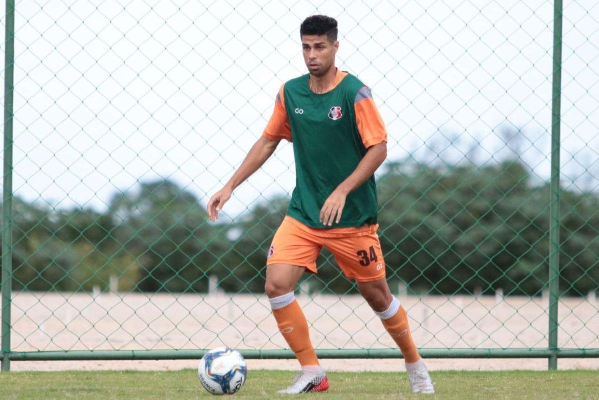 Patrick Nonato (atacante) - Outro jovem que comeou o ano tendo oportunidades no time coral foi Nonato, que somou 16 jogos e dois gols antes de deixar o time no meio do ano, com poucas oportunidades