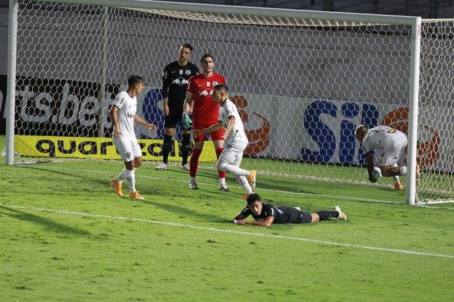 Bragantino 2 x 2 Atltico: veja fotos do jogo