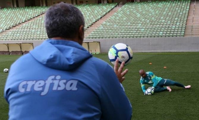 Felipo comandou treino do Palmeiras no Independncia visando ao jogo de quarta, s 21h45, no Mineiro, contra o Cruzeiro, pela semifinal da Copa do Brasil. Time precisa vencer para ir  deciso