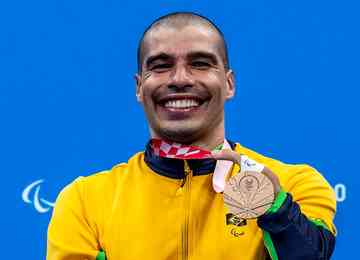 O nadador, que é o maior medalhista brasileiro em Jogos Paralímpicos, será representado na quinta série da coleção 'Grandes Ídolos do Esporte'