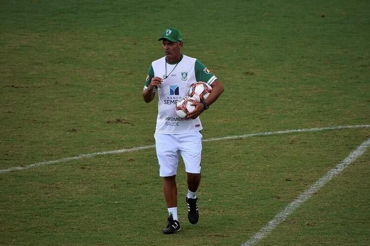 O grupo principal do América, que se reapresentou nessa segunda-feira (15), realizou o segundo dia de pré-temporada no CT Lanna Drumond. Sob supervisão do técnico Lisca, os atletas fizeram treinos físico, técnico e tático.