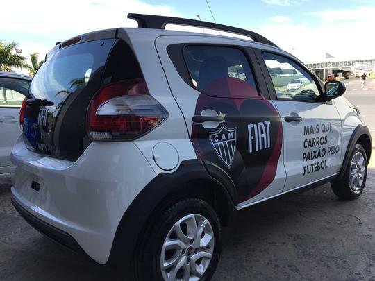 Presidentes e mascotes de Amrica, Atltico e Cruzeiro foram  fbrica da Fiat, em Betim, onde firmaram acordo comercial