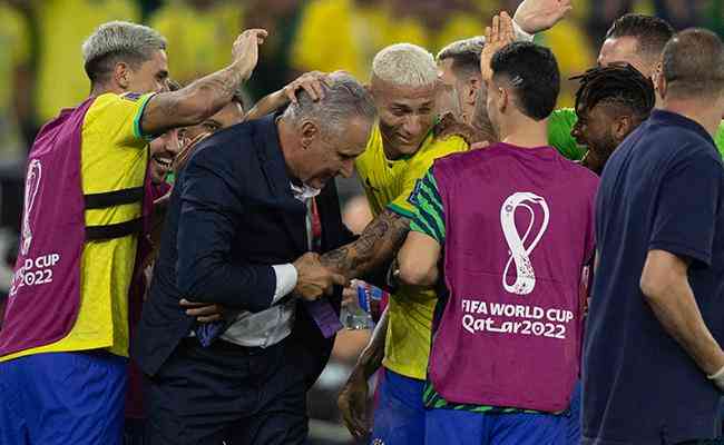 Tite fez a dana do pombo aps gol de Richarlison diante da Coreia do Sul