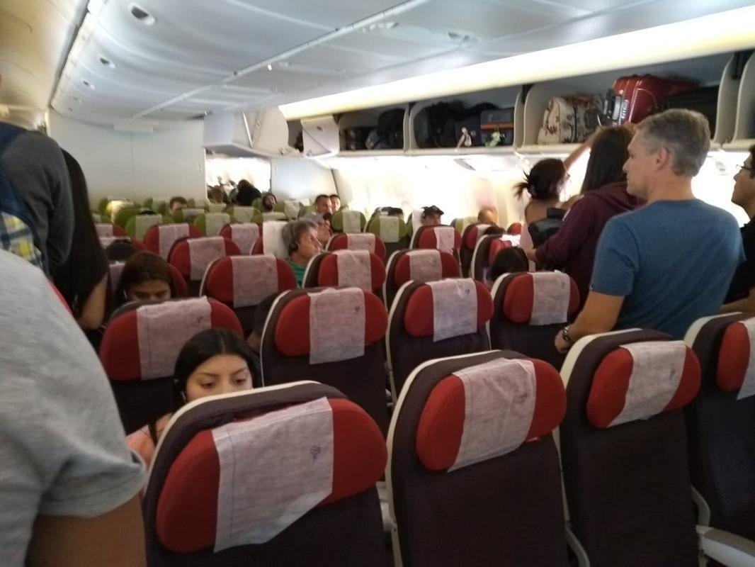 Fotos da delegao do Deportivo Lara na viagem at Belo Horizonte