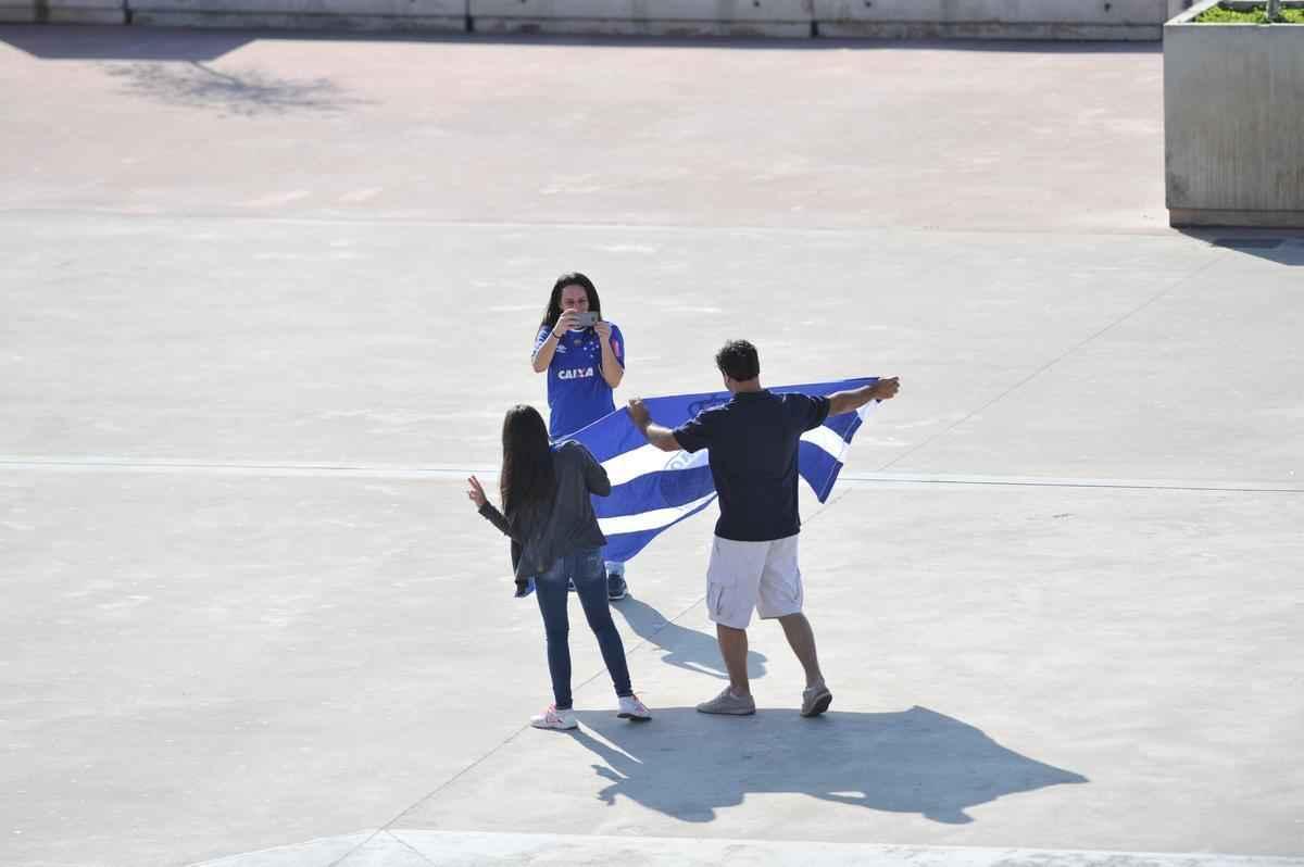 Torcedores de Cruzeiro e Botafogo, no Mineiro, em duelo pela 19 rodada do Brasileiro