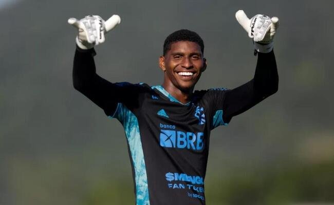 Hugo tem sido titular do Flamengo mesmo ap�s a chegada de Santos