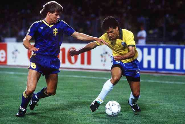 1990 - Brazil's yellow shirt again featured green collar and sleeves.  It was Topper's third consecutive World Cup with the