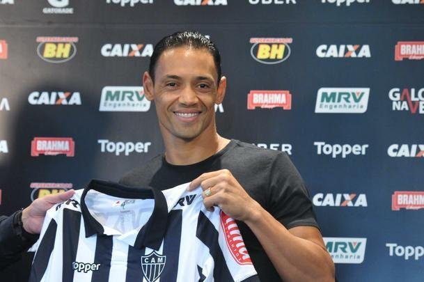 Atltico voltou ao trabalho nesta quinta-feira e apresentou Ricardo Oliveira; alm do atacante, presidente Sergio Sette Cmara e diretor de futebol Alexandre Gallo falaram com os jornalistas