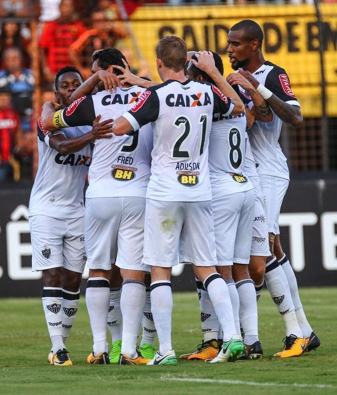 Imagens do empate entre Sport e Atltico na Ilha do Retiro