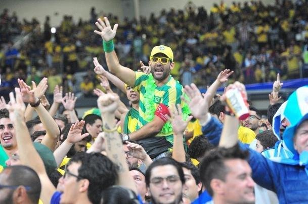 Fotos das torcidas de Brasil e Argentina, no Mineiro, no clssico vlido pela semifinal da Copa Amrica