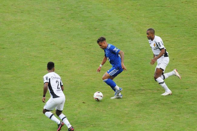 Fotos do jogo entre Cruzeiro e Sport, no Mineiro, em Belo Horizonte, pela 15 rodada da Srie B do Campeonato Brasileiro (28/6/2022)