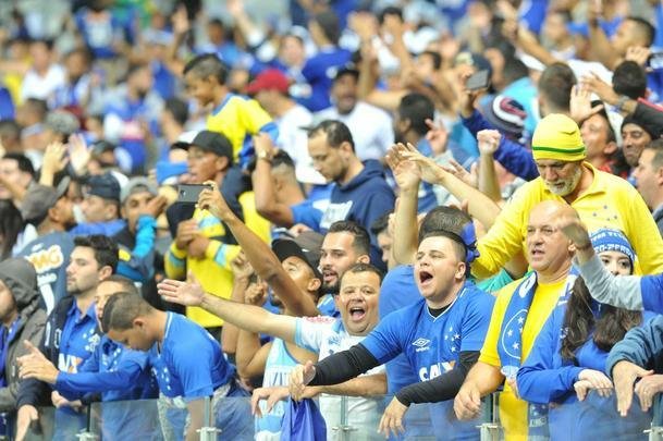 Torcida do Cruzeiro no duelo desta tera, no Mineiro, contra o Racing, pela Libertadores