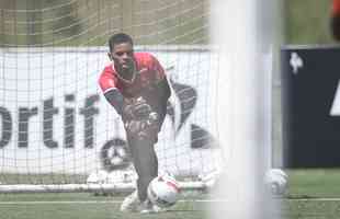 Fotos do primeiro treino de Junior Alonso no retorno ao Atltico