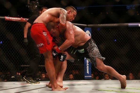 Fotos da vitória arrasadora de Fabrício Werdum sobre Cain Velasquez