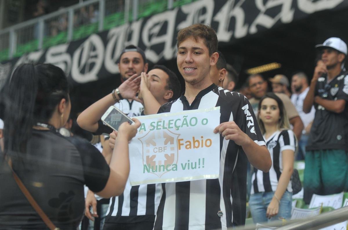 Imagens da torcida do Atltico no clssico contra o Cruzeiro, no Independncia, pelo Brasileiro 