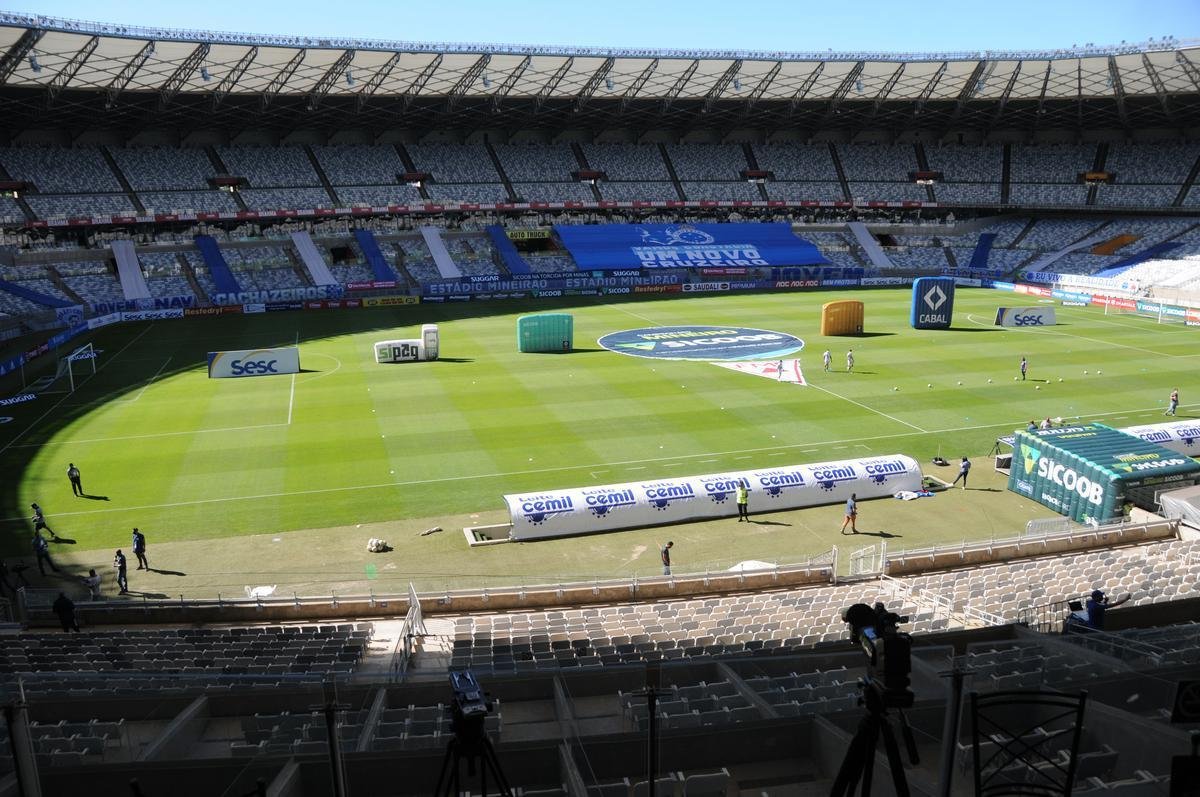 Cruzeiro enfrentou a URT, pela 10 rodada do Estadual