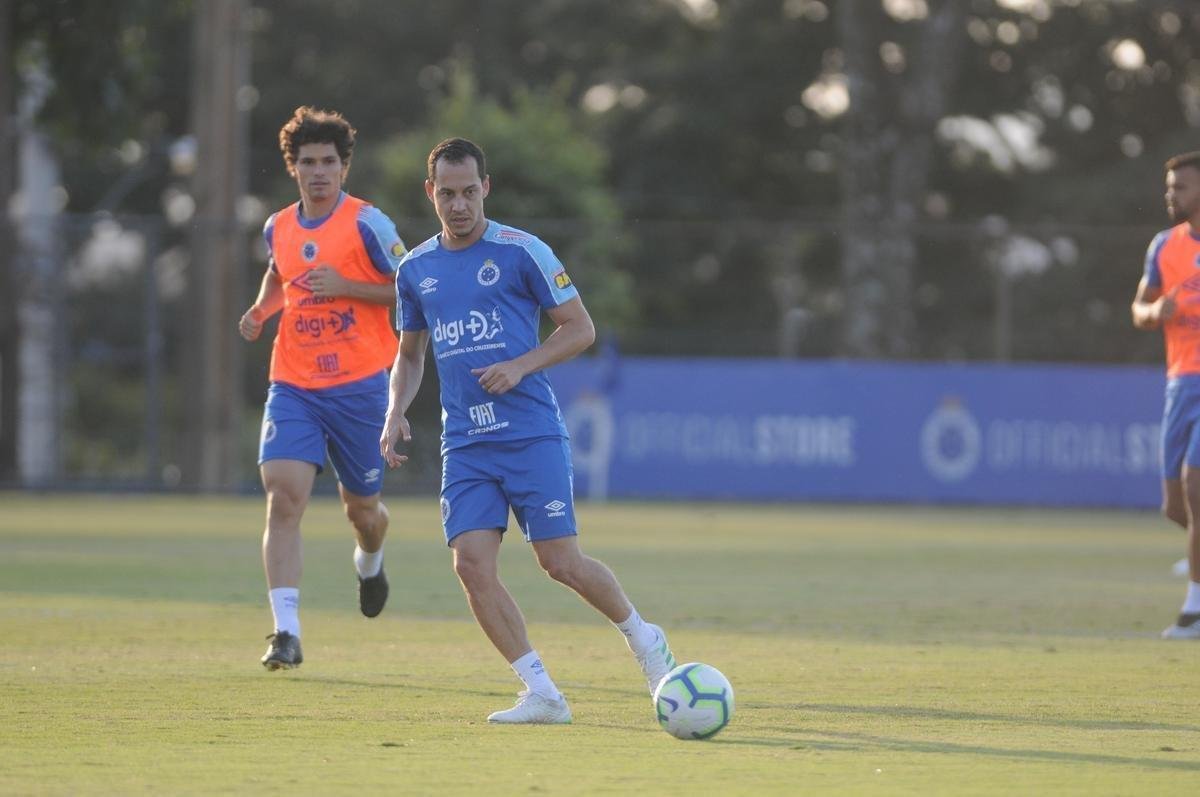 Cruzeiro se prepara para enfrentar o Fluminense, nesta quarta, s 19h15, no Mineiro
