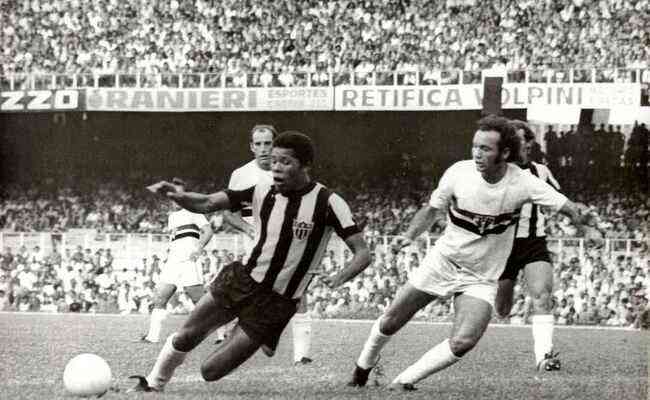 Mineirão lotado para jogo entre Galo e São Paulo em 1971