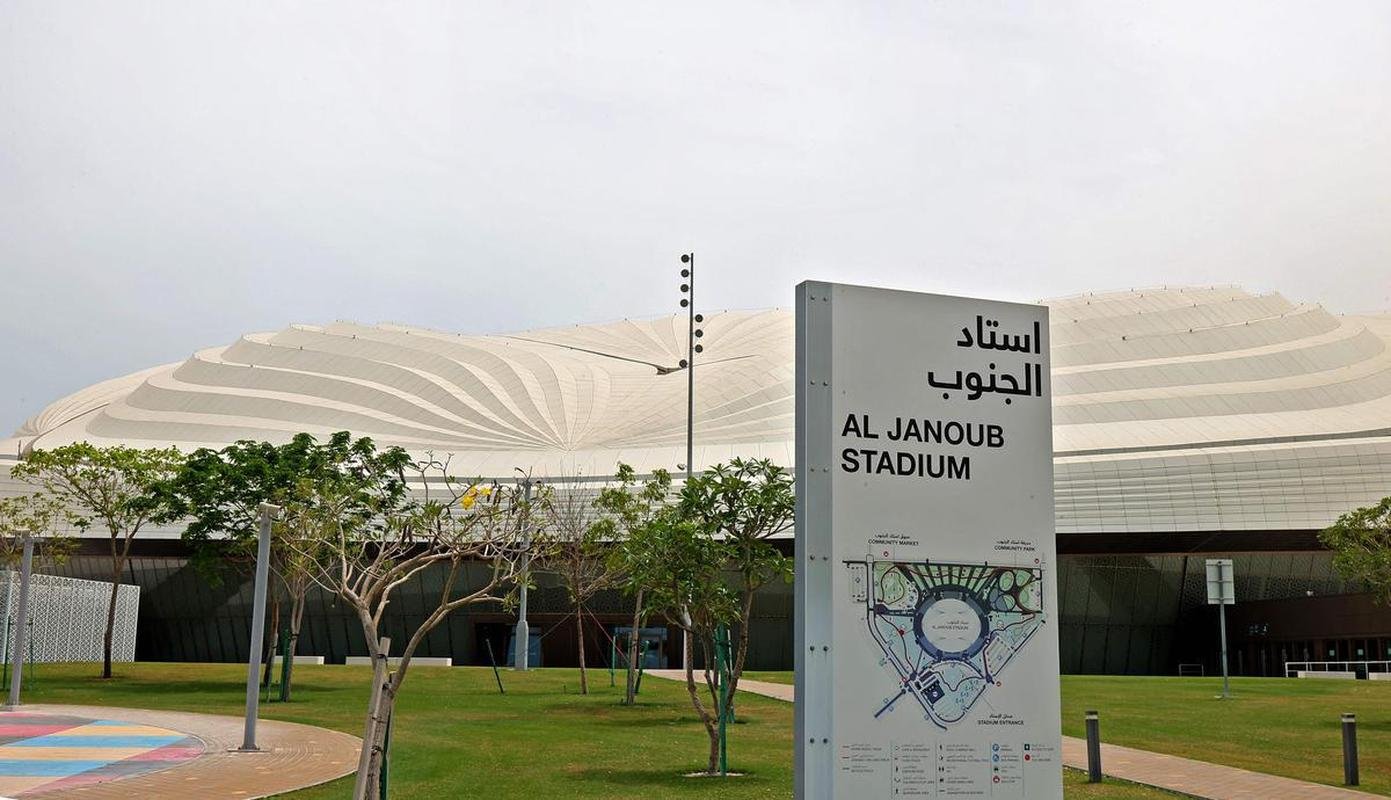 Estdio Al Janoub: arena com capacidade para 40 mil torcedores fica em Al Wakrah, ao sul da capital Doha, e tem design inspirado na tradio martima do municpio
