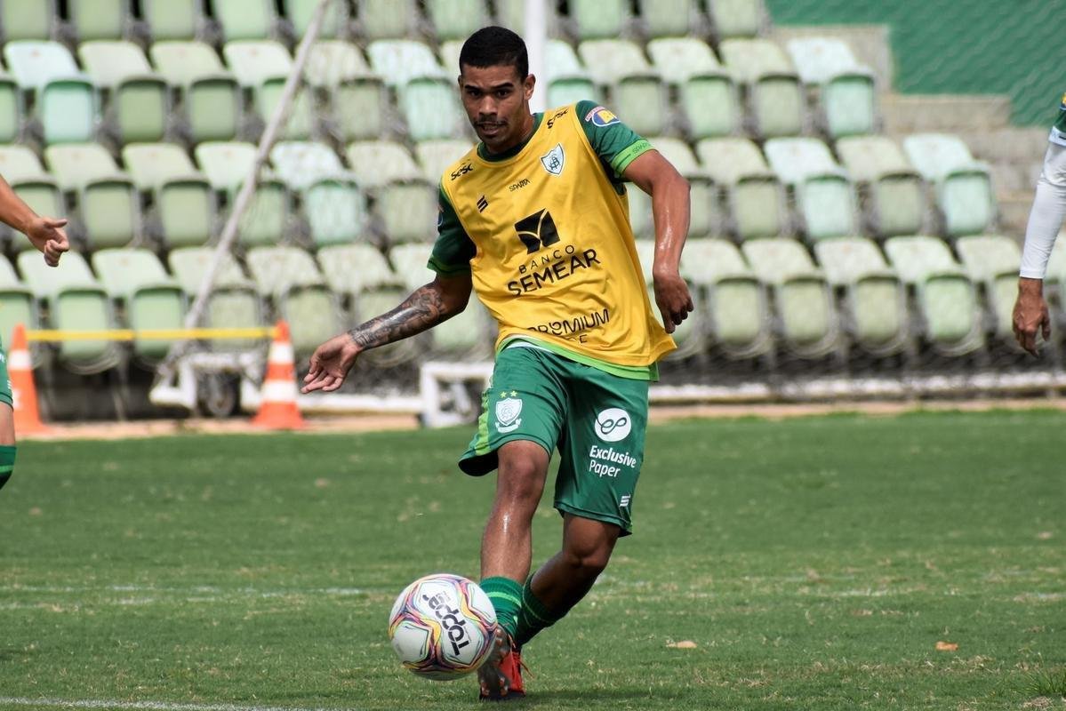 Com o retorno do técnico Lisca, o América deu sequência aos trabalhos de pré-temporada no CT Lanna Drumond, em Belo Horizonte. Os atletas que receberam menos oportunidades na temporada 2020/21 terão chances na primeira fase do Campeonato Mineiro.