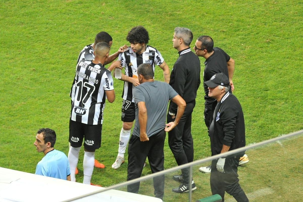 Depois de vitria do Atltico por 1 a 0 no tempo normal, Victor pegou trs pnaltis do Unin La Calera e levou o time alvinegro s oitavas de final da Sul-Americana