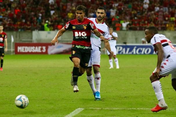 Em estreia de novo uniforme, Sport enfrenta o Botafogo-SP, na Arena de Pernambuco, em partida válida pela 16ª rodada da Série B