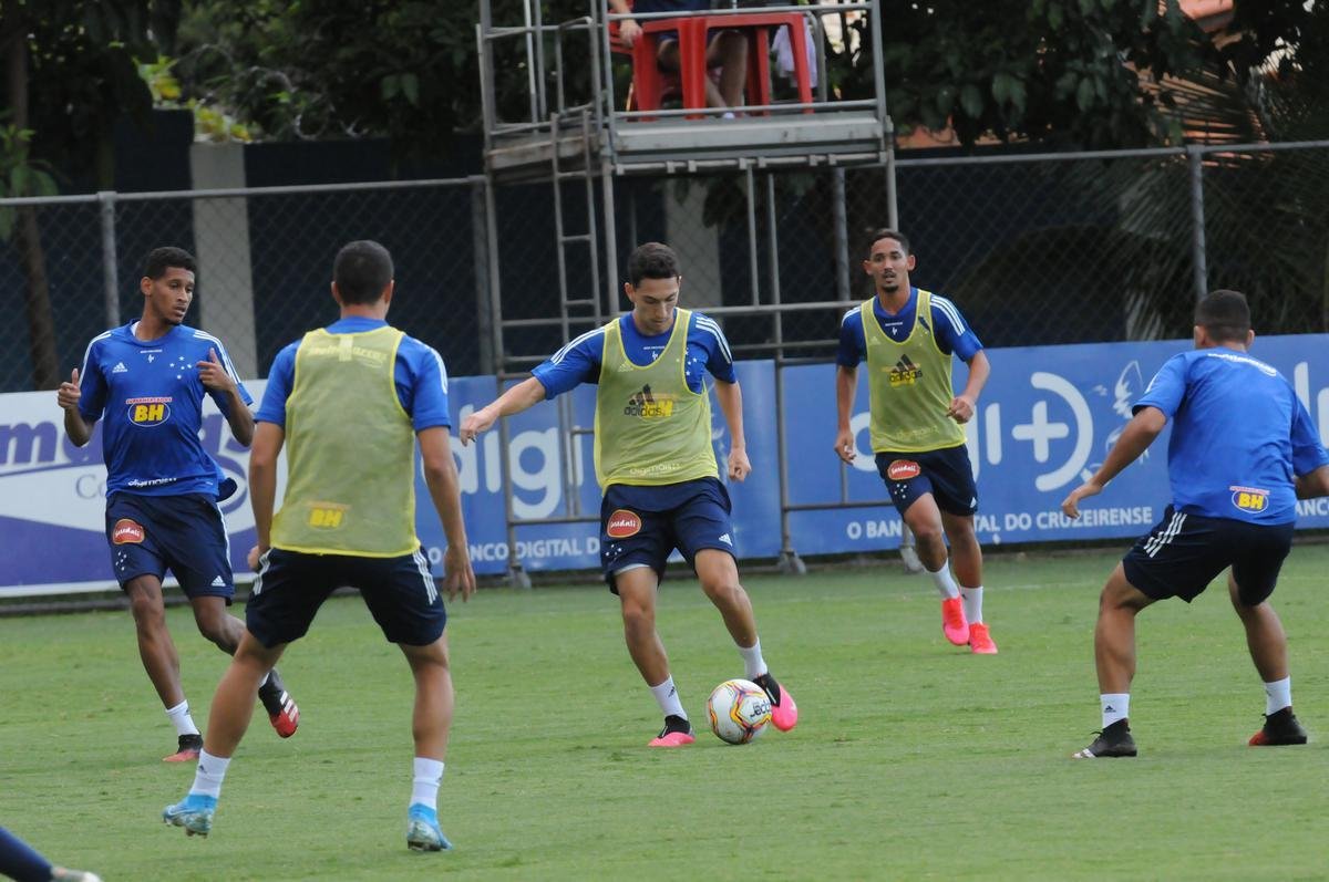 Fotos do treino do Cruzeiro desta quinta-feira, na Toca da Raposa II (crdito: Juarez Rodrigues/EM D.A Press)