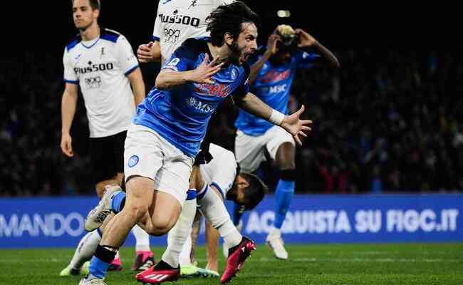 Napoli venceu a Atalanta por 2 a 0 neste sbado, pelo Campeonato Italiano