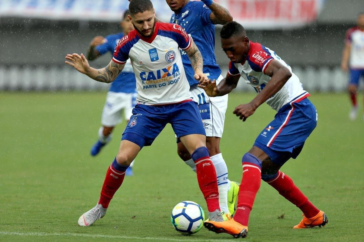 Cruzeiro e Bahia fizeram duelo de encerramento da temporada no estdio de Pituau e empataram sem gols
