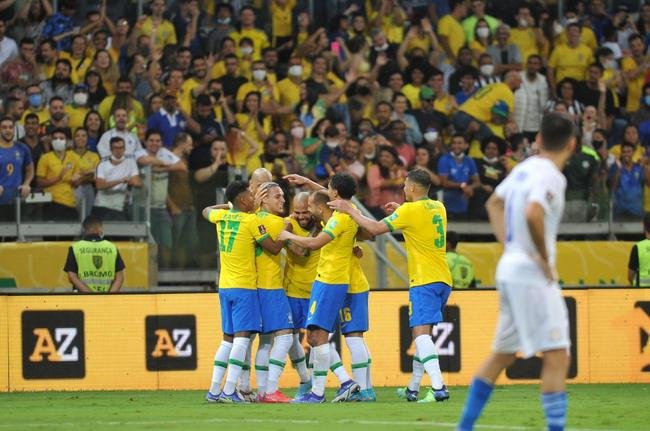 Brasil goleou o Paraguai por 4 a 0 no Mineiro, em BH, pelas Eliminatrias da Copa do Mundo, com gols de Raphinha, Philippe Coutinho, Antony e Rodrygo
