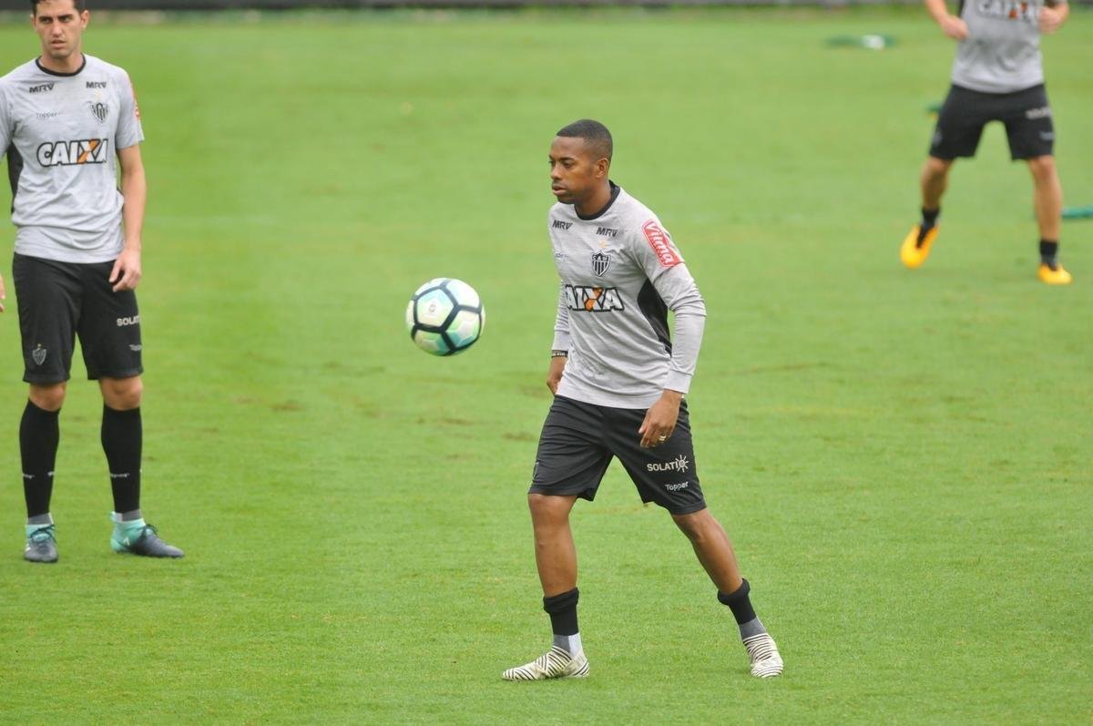 O elenco do Atltico treinou nesta quinta-feira de olho no jogo contra o Corinthians, neste domingo